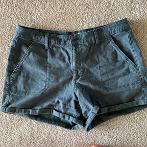 Universal Thread high rise midi shorts. Size 14